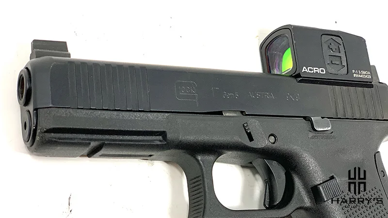 Glock 17 vs Sig P320 glock slide