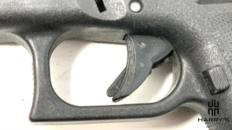 Glock 19 vs SW M_P 2.0 Compact facing