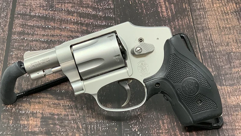 Smith and Wesson 642 Review left stand