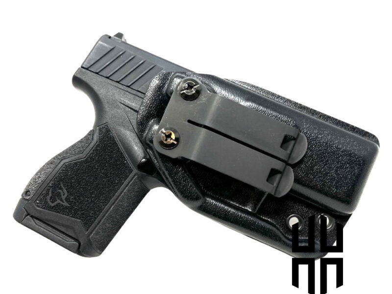 Taurus GX4 Holster Dirk AIWB