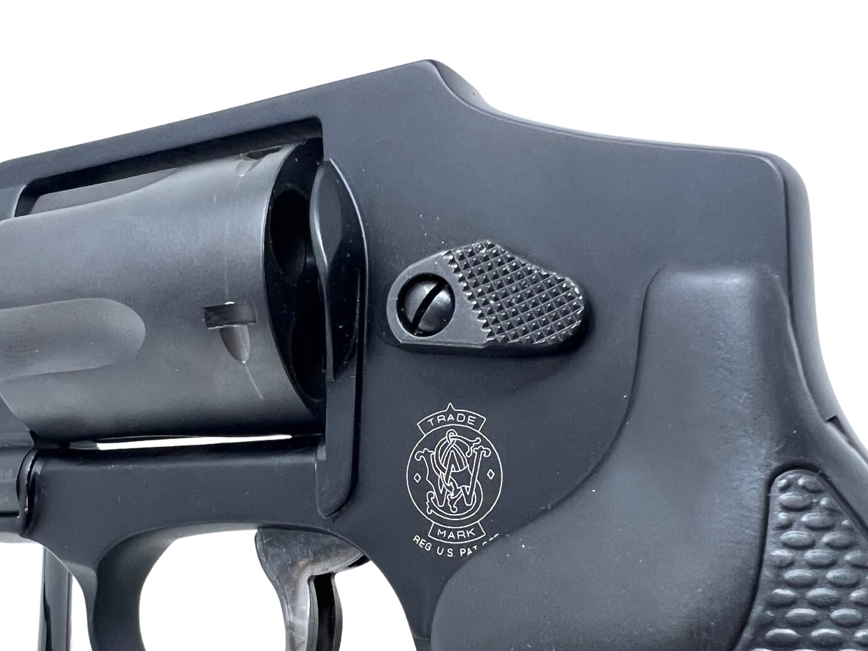 Smith and Wesson 442 Review cylinder latch